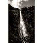 Black and white photograph by Bernard Donjean that shows the Nachi Waterfall (name of the photograph : Nachi Waterfall)