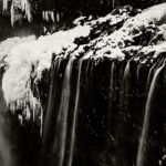 Black and white photograph by Bernard Donjean that shows the Kegon watefalls in winter (name of the photograph : Kegon Falls)