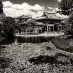 Black and white photograph by Bernard Donjean that shows the Byōdō-in temple in Kyoto (name of the photograph : Byōdō-in Temple)